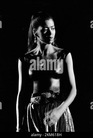 **FILE PHOTO** Irene Cara è scomparse a 63. Irene Cara suona in oro solido nel credito del 1984: Ron Wolfson/MediaPunch Foto Stock