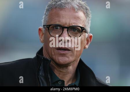 Hartlepool United Interim manager Keith Curle durante la partita della fa Cup Second Round tra Hartlepool United e Harrogate Town a Victoria Park, Hartlepool, sabato 26th novembre 2022. (Credit: Marco Fletcher | NOTIZIE MI) Credit: NOTIZIE MI & Sport /Alamy Live News Foto Stock