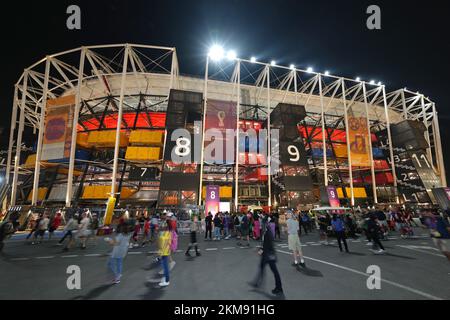 Vista esterna dello stadio prima della partita di Coppa del mondo FIFA Group D allo stadio 974 di Doha, Qatar. Data immagine: Sabato 26 novembre 2022. Foto Stock