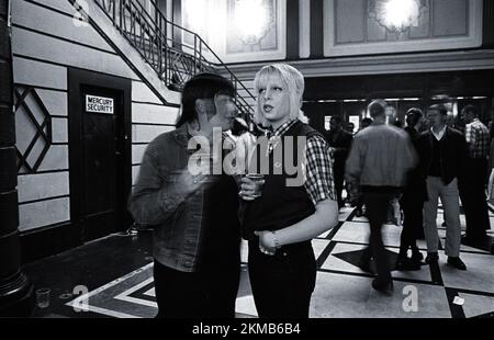 Ska fan, foyer, Brixton Academy 1997 Foto Stock