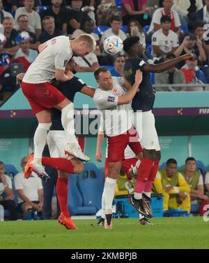 26 novembre 2022, Stadio 974, Doha, QAT, Coppa del mondo FIFA 2022, Gruppo D, Francia contro Danimarca, nella foto il difensore danese Victor Nelsson, il centrocampista francese Aurelien Tchouameni, il centrocampista danese Christian Eriksen, il centrocampista francese Aurelien Tchouameni Foto Stock