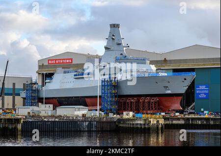 HMS Glasgow, la prima delle otto fregate di tipo 26, in costruzione presso il cantiere navale Govan di Glasgow - novembre 2022. Foto Stock