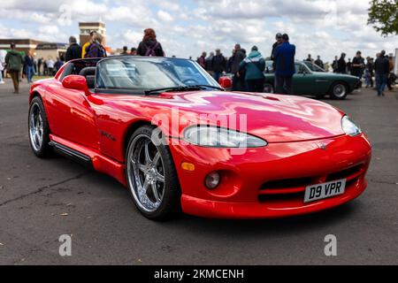 1994 Dodge Viper RT/10 Roadster ‘D9 VPR’ in mostra allo Scramble di ottobre tenutosi presso il Bicester Heritage Centre il 9th ottobre 2022 Foto Stock