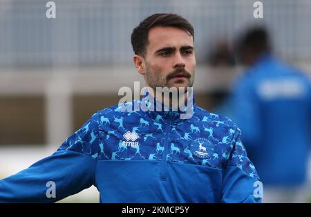 Hartlepool United's Reghan Tumilty durante la fa Cup Second Round tra Hartlepool United e Harrogate Town a Victoria Park, Hartlepool sabato 26th novembre 2022. (Credit: Michael driver | MI News) Credit: MI News & Sport /Alamy Live News Foto Stock