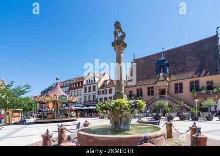 Molsheim: Metzig, ex casa della gilda dei macellai, piazza Place de l'Hotel de Ville in Alsazia (Elsass), basso Reno (Unterelsass), Francia Foto Stock