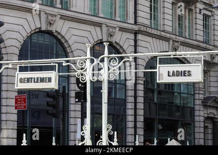 Eastcheap servizi igienici pubblici nella città di Londra, Inghilterra Regno Unito Regno Unito Foto Stock