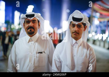 Doha, Catar. 26th Nov 2022. Residenti del Qatar durante la Coppa del mondo FIFA Qatar 2022 tenutasi a Doha, Qatar. Credit: Rodolfo Buhrer/la Imagem/FotoArena/Alamy Live News Foto Stock