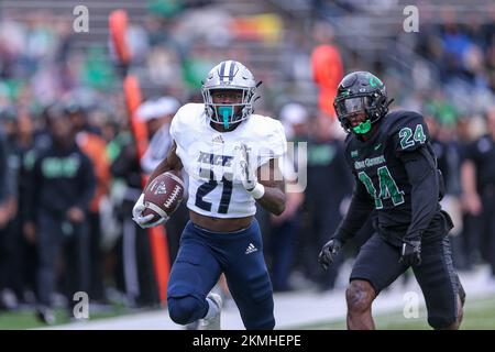 Denton, Texas, Stati Uniti. 26th Nov 2022. Rice Owls Running back Jump otoviano corre con la palla durante la partita di football NCAA tra le Rice Owls e il North Texas Mean Grea all'Apogee Stadium di Denton, Texas. Ron Lane/CSM/Alamy Live News Foto Stock