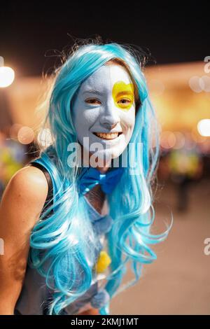 Doha, Lusail, Qatar, Qatar. 26th Nov 2022. LUSAIL, QATAR - 26 NOVEMBRE: Il sostenitore dell'Argentina celebra prima della Coppa del mondo FIFA Qatar 2022 gruppo Una partita tra Argentina e Messico al Khalifa International Stadium il 26 novembre 2022 a Doha, Qatar. (Credit Image: © Florencia Tan Jun/PX Imagens via ZUMA Press Wire) Foto Stock