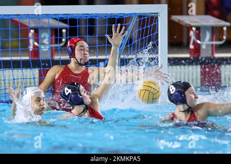 Piscina Babel, Roma, Italia, 26 novembre 2022, Caterina Banchelli (RN Florentia) durante SIS Roma vs RN Florentia - Pallanuoto Serie Italiana A1 Women match Foto Stock