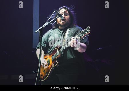 ITALIA, MILANO, NOVEMBRE 25th 2022: Il musicista, cantante e compositore americano Wolfgang Van Halen (meglio conosciuto come Mammoth WVH), che si esibisce dal vivo sul palco di Milano, inaugura il tour europeo “Pawns & Kings” di Alter Bridge. Foto Stock