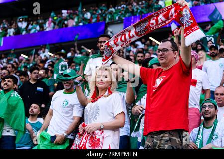 Doha, Qatar. 14th Set, 2022. Doha, Qatar, 26th 2022 novembre: Tifosi polacchi prima della partita tra Polonia e Arabia Saudita, valida per la fase di gruppo della Coppa del mondo, che si tiene presso l'Education City Stadium di Doha, Qatar. (Marcio Machado/SPP) Credit: SPP Sport Press Photo. /Alamy Live News Foto Stock