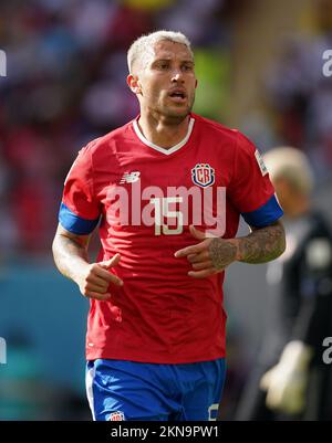 Francisco Calvo del Costa Rica durante la partita di Coppa del mondo FIFA Group e allo stadio Ahmad Bin Ali di al-Rayyan, Qatar. Data immagine: Domenica 27 novembre 2022. Foto Stock