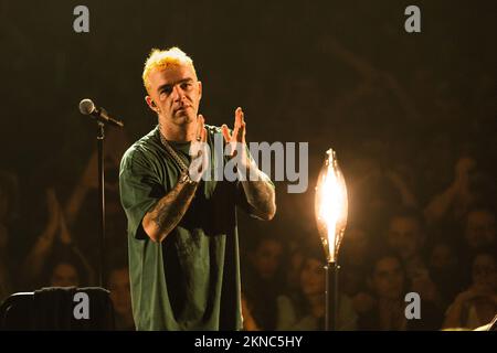 Livorno, Italia. 26th Nov 2022. Salmo durante Salmo - Flop Tour, concerto di musica per cantante italiana a Livorno, Italia, Novembre 26 2022 Credit: Agenzia indipendente per le foto/Alamy Live News Foto Stock