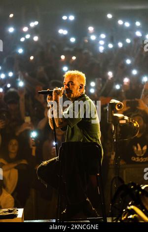 Livorno, Italia. 26th Nov 2022. Salmo durante Salmo - Flop Tour, concerto di musica per cantante italiana a Livorno, Italia, Novembre 26 2022 Credit: Agenzia indipendente per le foto/Alamy Live News Foto Stock