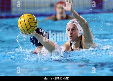 Piscina Babel, Roma, Italia, 26 novembre 2022, Domitilla Picozzi (SIS Roma) vs Giulia Gasparri (RN Florentia) durante SIS Roma vs RN Florentia Foto Stock