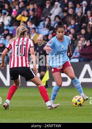 Manchester, Regno Unito. 27th Nov 2022. Manchester, Inghilterra, novembre 27th 2022: Mary Fowler (8 Manchester City) sulla palla durante il gioco di fa Womens Continental League Cup tra Manchester City e Sunderland all'Academy Stadium di Manchester, Inghilterra (Natalie Mincher/SPP) Credit: SPP Sport Press Photo. /Alamy Live News Foto Stock