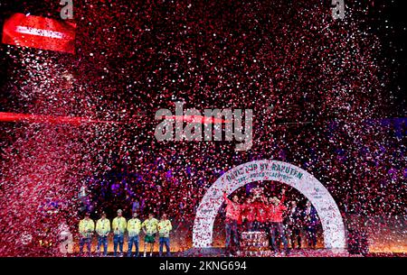 Malaga, Spagna, 27th Nov, 2022. Il Team Canada celebra la prima vittoria della Coppa Davis alle finali di Malaga, Spagna. Photo credit: Frank Molter/Alamy Live news Foto Stock