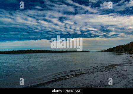 La spiaggia lungo Wreck Cove sull'isola McNabs halifax nova scotia canada Foto Stock