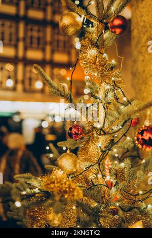 Decorazioni natalizie nel mercatino di Hannover, Germania Foto Stock