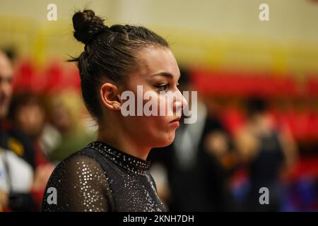 Busto Arsizio, Italia. 26th Nov 2022. Alice D'amato in occasione del Gran Premio di Ginnastica 2022 all'e-Work Arena di Busto Arsizio. Credit: SOPA Images Limited/Alamy Live News Foto Stock