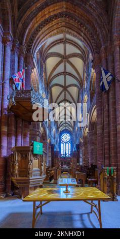 Kirkwall, Regno Unito - 03 ottobre 2022: Vista dell'interno della cattedrale di St Magnus, a Kirkwall, Isole Orcadi, Scozia, Regno Unito Foto Stock