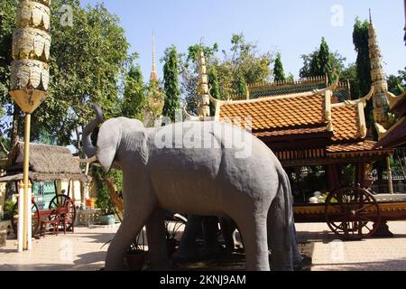 Statue di elefanti, Palazzo reale, Phnom Penh, Cambogia Foto Stock