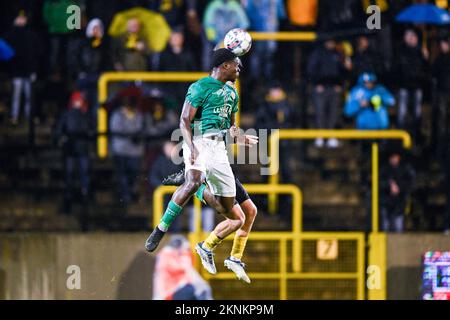 Keres Masangu di Virton ha mostrato in azione durante una partita di calcio tra Lierse Kempenzonen e Royal Excelsior Virton, domenica 27 novembre 2022 a Lier, il giorno 15 della 2022-2023 seconda divisione del campionato belga 'Challenger Pro League' 1B. BELGA FOTO TOM GOYVAERTS Foto Stock