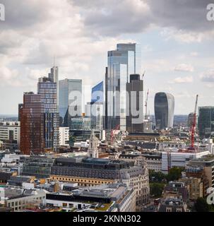 Un Crown Place nel contesto dei grattacieli della City of London. One Crown Place, Londra, Regno Unito. Architetto: Kohn Pedersen Fox Associates (KPF), 20 Foto Stock