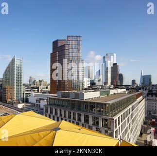 Un posto di corona nel relativo contesto. One Crown Place, Londra, Regno Unito. Architetto: Kohn Pedersen Fox Associates (KPF), 2022. Foto Stock