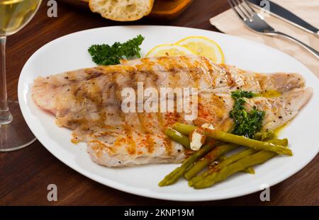 Filetto di pesce persico arrosto Foto Stock