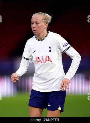 Tottenham Hotspur's Eveliina Summanen durante la partita della fa Women's Continental League Cup Group e al Breyer Group Stadium, Londra. Data immagine: Domenica 27 novembre 2022. Foto Stock