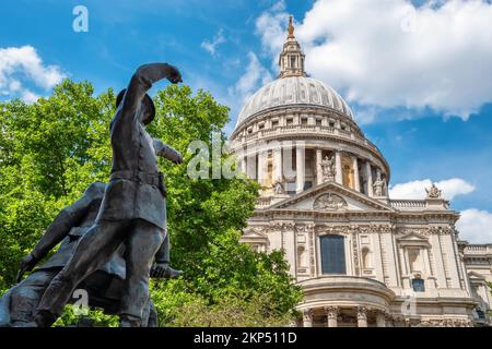 Vista della cupola della Cattedrale di San Paolo a Londra. Inghilterra, Regno Unito Foto Stock