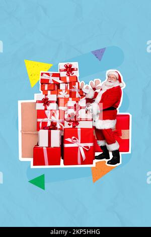 3d retrò astratto creativo grafica modello collage di eccitato babbo natale imballaggio xmas presenta pila stack pittura sfondo isolato Foto Stock