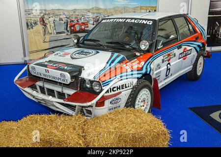 Veicolo da rally storico Lancia Delta HF integrale Martini Racing, fiera Techno classica, Essen, Nord Reno-Westfalia, Germania, Europa Foto Stock