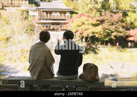 Coppia giapponese senior in viaggio in autunno parte stagione Foto Stock