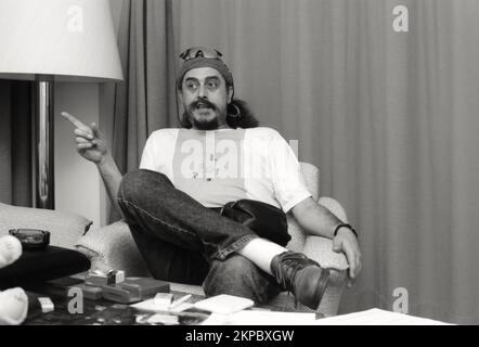 Egberto Gismonti, compositore brasiliano, chitarrista e pianista, intervista, Colonia, 1993 Foto Stock