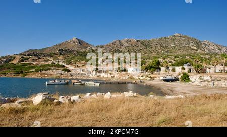 Punta sud-occidentale della Turchia. Tramonto dall'antica città di Datca Knidos. Yazikoy villaggio porto. Antica città greca di Knidos. Il cielo dopo il tramonto. Foto Stock