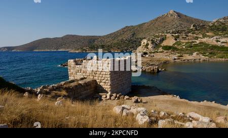 Punta sud-occidentale della Turchia. Tramonto dall'antica città di Datca Knidos. Yazikoy villaggio porto. Antica città greca di Knidos. Il cielo dopo il tramonto. Foto Stock