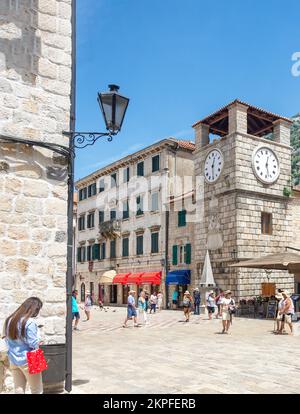 Torre dell'Orologio, Piazza delle armi (Trg od Oruzja), Città Vecchia, Cattaro, Dalmazia, Montenegro Foto Stock