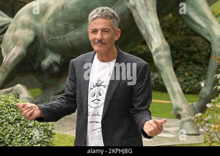 Roma, Italia. 28th Nov 2022. Rosario Fiorello partecipa alla fotocall del programma Rai tv 'viva Rai2' presso il centro Rai di Viale Mazzini. Credit: SOPA Images Limited/Alamy Live News Foto Stock