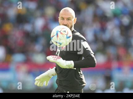 Doha, Qatar. 28th Nov, 2022,11/28/2022, al Janoub Stadium, Doha, QAT, Coppa del mondo FIFA 2022, Gruppo G, Camerun vs Serbia, nella foto il portiere della Serbia Vanja Milinkovic-Savic Credit: dpa picture Alliance/Alamy Live News Foto Stock