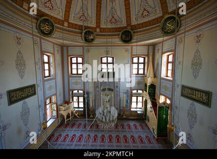 Situata nel quartiere di Buyukada in Turchia, la Moschea Hamidiye è stata costruita nel 1895. Foto Stock