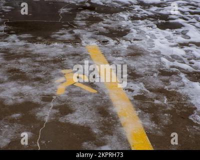 Figura pedonale Passeggiate in inverno Foto Stock