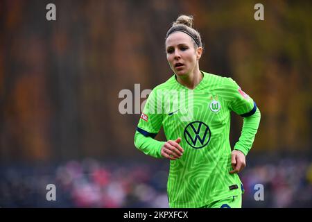 GERMANIA, COLONIA - NOWEMBER 27, 2022: La partita delle donne Bundesliga 1.FC Koeln Frauen vs VfL Wolfsburg Frauen Foto Stock