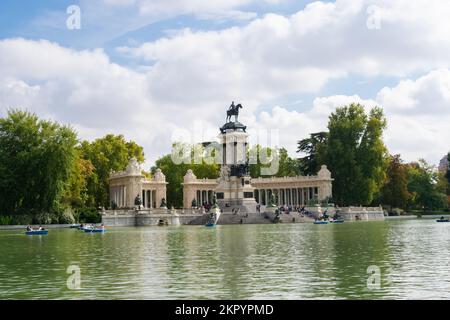 Monumento ad Alfonso XII nel Parco El Retiro, Madrid, Spagna Foto Stock