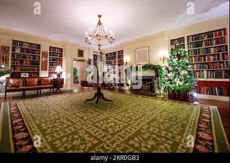 Washington, Stati Uniti. 28th Nov 2022. La Biblioteca in anteprima delle decorazioni natalizie della Casa Bianca. (Foto di Michael Brochstein/Sipa USA) Credit: Sipa USA/Alamy Live News Foto Stock