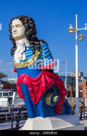 Figurehead, Gunwharf Quay, Portsmouth Harbour, Hampshire, Inghilterra, Regno Unito Foto Stock