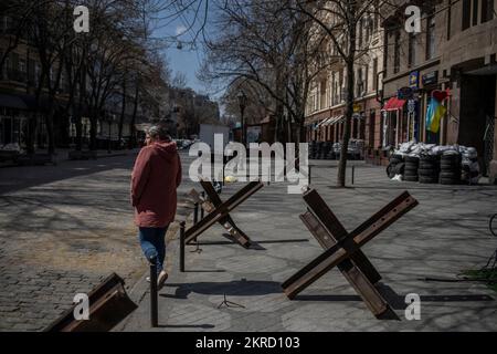 Un Odesa barricato è raffigurato il 5 aprile 2022, Ucraina meridionale. Foto Stock