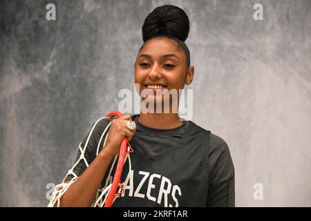 Juju Watkins durante la giornata dei media di basket del Sierra Canyon mercoledì 12 ottobre 2022, a Chatsworth, California (Dylan Stewart/Image of Sport) Foto Stock